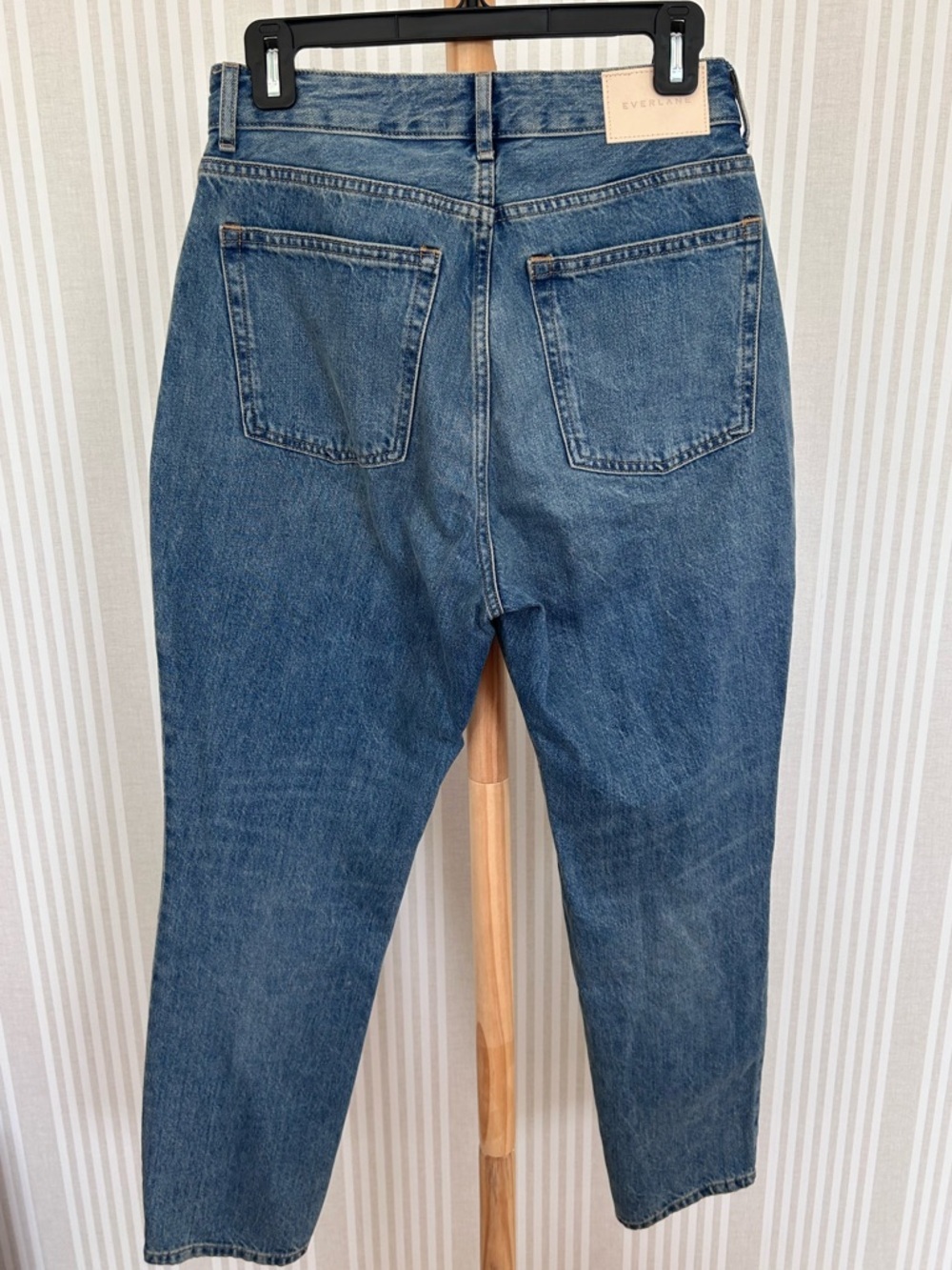 EVERLANE The Curvy ‘90s Cheeky Straight Leg Jean Mid Blue Size 28 Button Fly NEW - Picture 7 of 9